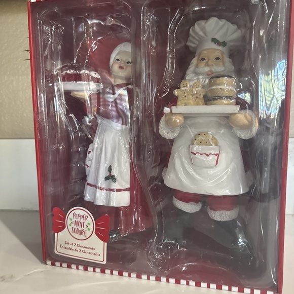 Peppermint Square Christmas Mr. & Mrs Santa Clause Figurines Set of 2 - Picture 1 of 4